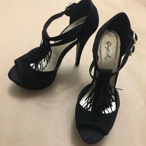Qupid 5” Black Platform Heels